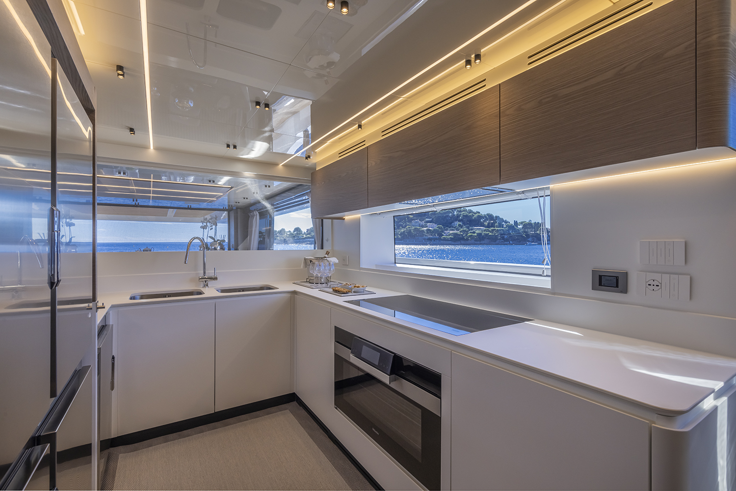 Extra X96 Triplex Kitchen galley Yacht